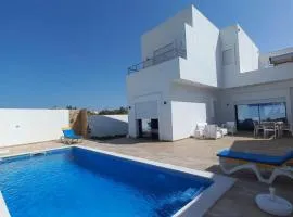 Villa avec piscine, 3 suites, 6lits, à 3min de la plage