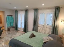 Écrin de nature sous les pins