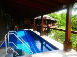 Villa Divina at Framadani estate - Jungle villa with a pool，位于圣伊格纳西奥的带泳池的酒店