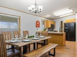 Acres of Private & Spacious Country Escape!