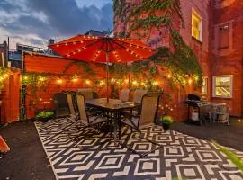 5BDRM 10BD with King BBQ Patio 1 MIN walk Carson ST