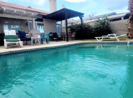 Sunshine Daydream by the Pool and Spa，位于印地欧的酒店