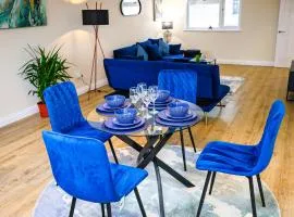 Deja Blue by AltoLuxoExperience Short Lets & Serviced Accommodation With Free Parking