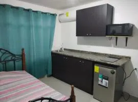 Amueblado tipo estudio hermoso tranquilo y acogedor cocina y baño privado independiente