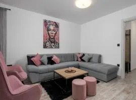 Villa Lemily - Five Bedroom with Swimming Pool