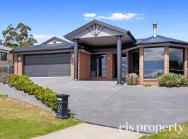 Charming modern well decor house Kingston, Hobart，位于金斯顿的酒店