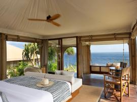 ARNA Suites and Ocean Lounge，位于蓝梦岛的酒店