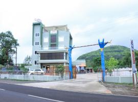 Hotel Five Star，位于Junnar的酒店