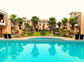 The Maasai Mara resort ,water and adventure park, Corbett，位于兰纳加的酒店