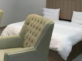 Desert Oasis Retreat with Stunning Views