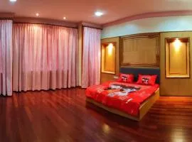 AT Unicorn Homestay Sibu - Large Parking, High-Speed WiFi, Wedding House