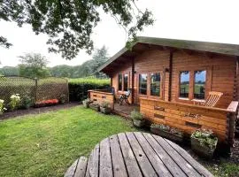 A Cosy, Pet Friendly, Rural hideway with far reaching views