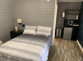 TeePee Room 4 - Newly Renovated