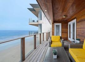 Oceanfront 1-Bedroom House on Pacific Coast Highway with Private Beach Access & Stunning Views，位于Solromar的酒店