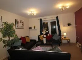 Southdown House Doe Lea by Smart Corporate Stays