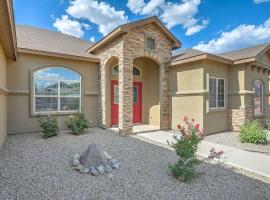 817 Shiprock Spacious 5BD 3BATH near Golf Course，位于阿拉莫戈多的酒店