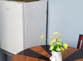 Beez Haven ocean view，位于Gommier的酒店