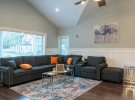 15 Minutes from PHL Airport - Cozy & Modern Rancher Style Home