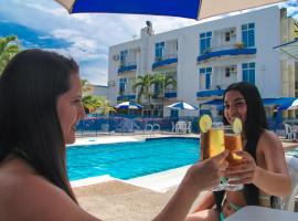 Miami Hotel，位于梅尔加的带按摩浴缸的酒店