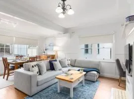 Bally Escape - Cottage Serenity in a Scenic Village