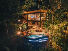 Hideout Eco Bamboo House Bali，位于Selat的酒店