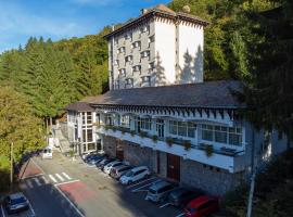 Hotel Hefaistos - Sovata，位于索瓦塔的酒店