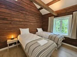 Stort hus med 2 leiligheter til leie på Lundamo, Perfekt for større grupper!