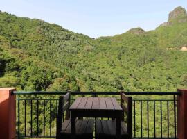 Valley View Hotel Encumeada，位于Senhora do Rosário的酒店