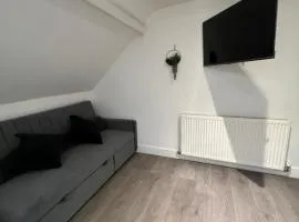 Central Hedon Modern Apartment