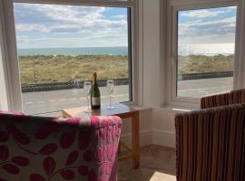 Barmouth Beach Front Apartments，位于巴茅思的酒店