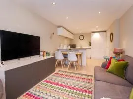 Compton Lodge Luxury apartment-Free Parking