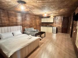 Hovakimyans Hotel And Pool Airport 24 & 7，位于Armavir的酒店