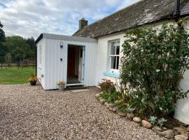 Dalvey Ploughmans Cottage，位于福里斯的酒店