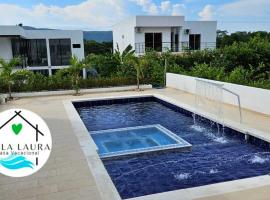 Villa Laura Resort, Carmen de Apicala，位于卡门阿皮卡拉的酒店
