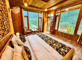 Pine View Cottage, Tirthan Valley - Nested in Nature`s Lap，位于Gushaini的酒店