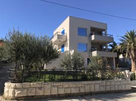 Villa La Bomboniera，位于斯拉汀的自助式住宿