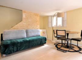 1 Bedroom Nice Home In Codolet，位于Codolet的酒店