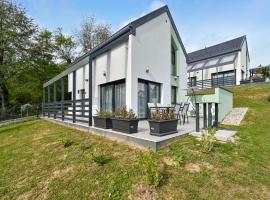 Nice Home In Margecan With House A Mountain View，位于Margečani的酒店