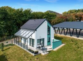 2 Bedroom Cozy Home In Margecan，位于Margečani的酒店