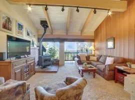 Walk to Ski Lift Mtn-View Condo in Mammoth Lakes
