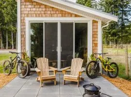 Tiny house & Sauna on Lakefront Farm Oasis