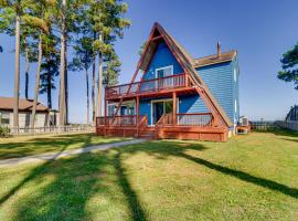 Beachy Maryland A-Frame Steps to Chesapeake Bay!，位于Ridge的酒店