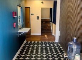 Star Inn Hotel，位于Maywood的酒店
