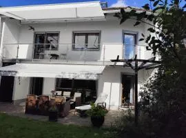 Elegantes Haus mit Terrasse und Fahrrädern, nahe zum See, Kinder ab 6 Jahre