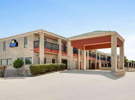 Days Inn by Wyndham San Antonio Near Fiesta Park，位于圣安东尼奥的酒店