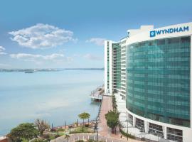 Wyndham Guayaquil, Puerto Santa Ana，位于瓜亚基尔的酒店