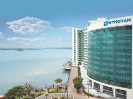 Wyndham Guayaquil, Puerto Santa Ana