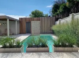 Nova Nocte Urban Private Pool & Spa Retreat
