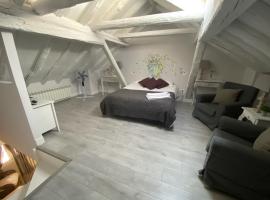 Apartamentos "Casa Abuelo Juan"，位于拉·格兰哈·圣·伊尔德的酒店