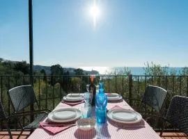 Ulivi House, inside a private Park, pool, tennis, 2 AC BDR, 2BTH, parking next home and private garage in Lerici!